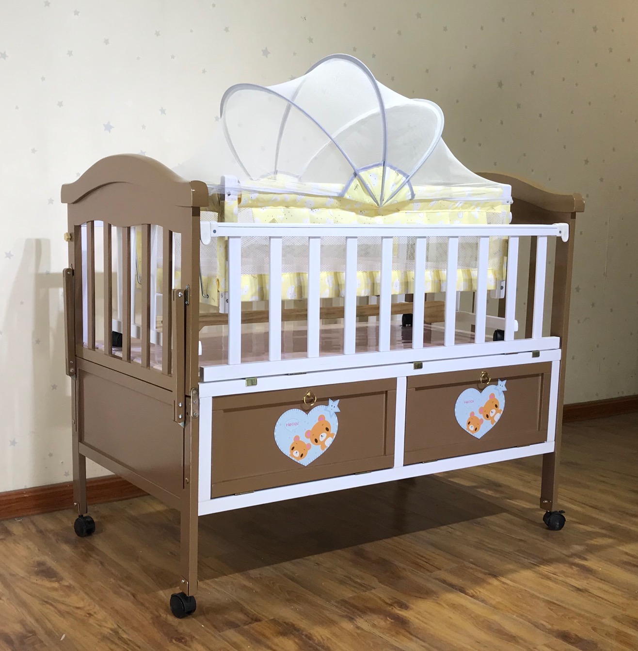 baby crib brown